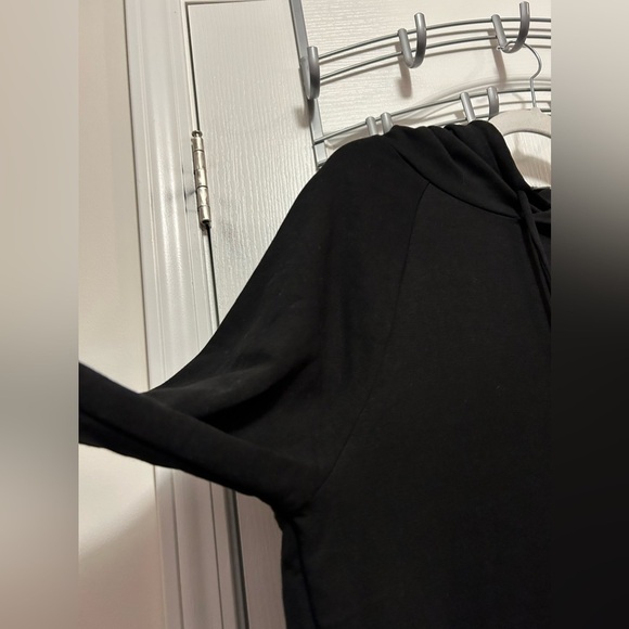 Eddie Bauer Women’s Black Hoodie with Drawstring
Soft Fabric Relaxed Fit medium - Picture 7 of 13